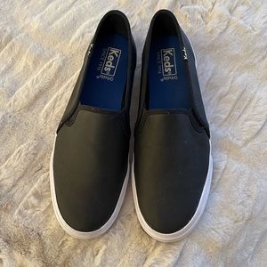 Size 8 black leather keds slip on